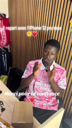 Après avoir commandé un iPhone 12 par surprise il repart avec le 12 pro max @🌍Mr_SK🇨🇳E-COMMERCE/COACH 💯 @leschématiseurde vêtements 🌹 @ELICORP MARCHANDISE @meandyou2284 @ Prof eduardo ♱ @K @Ferostore Santé @Derka shop #togolais #commerce#togolais228🇹🇬❤️ #tiktokbenin #cotedivoire
