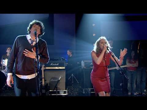 Snow Patrol - Set The Fire To The Third Bar (feat. Martha Wainwright) (Live on Jools Holland)