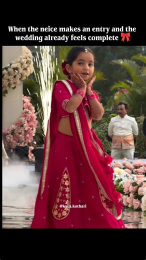 Bride Neice Stole Every Heart ❤️ #neice #buaji #bridalentry #cutegirl #entryideas #betiyaan #shorts