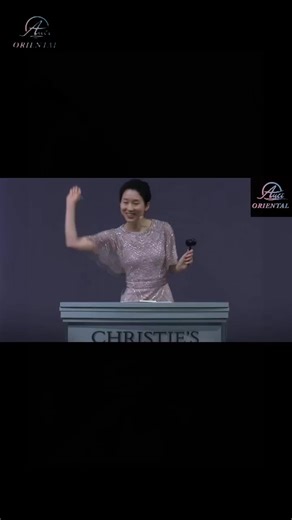 「呢件青花瓷嘅工艺，堪称巅峰，你觉得点？」#CollectForTheSoul#MarksOfHistory#chinesehistory#chineseculture#footbinding#chinesewomen#girl#women#qingdynasty#historyfacts#auctioneer