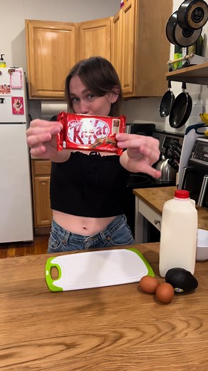 A lot of you have been asking about my morning routine, so here it is. The best part of my morning? My KitKat cereal for breakfast. I like my KitKat chopped up with milk, but I don’t discriminate. #ad What’s your KitKat morning routine? How do YOU break your way? Take a photo of your #MyBreak moment and tag @KITKAT Canada for your chance to be featured on a billboard in Toronto this summer! Full contest details in my bio. #KitKatCanada Contest Rules: No Purchase necessary. CAN Res. AOM . Ends Ap