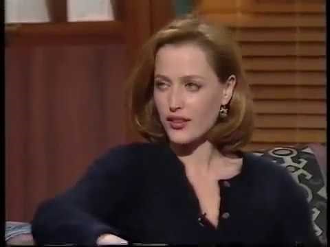 Gillian Anderson " i told David in his trailer that I was pregnant"