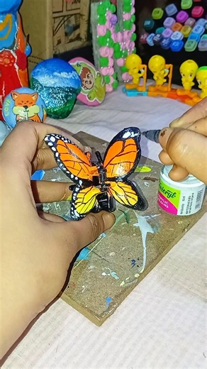 butterfly🦋 ✨claw clip|diy butterfly clip#diyclips #butterflypainting #diybutterfly #acrylicpainting