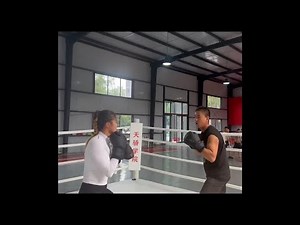 Hairdresser Guy Challenges Boxing Girl - Zhang Meili Defeated