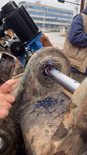 Portable line boring machine 🤝#lineboring #mechanic #onsitemachining #machnist #lineboringservices #excavatorspares #machine #spowerlineboring #heavymachineryspare #machinery #excavatoroperator #lineboringbar