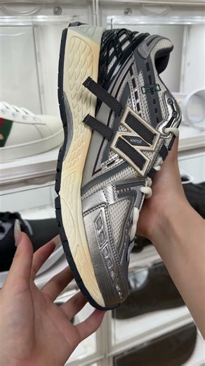 New Balance 1906 Review | Clean Everyday Sneaker with Great Support?