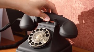 Audio Guest Book Telephone with Vintage Metal Turntable, Recording Phone Enabled, On-Device Playback & Password Protection, 16GB Storage, Ideal for Weddings, Events, Parties & Classroom Voice Messaging