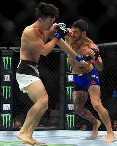 324K views · 10K reactions | One of the greatest fights you'll EVER see! Cub Swanson vs Doo Ho Choi at UFC 206 will be inducted into the UFC Hall of Fame in July  | UFC | Facebook