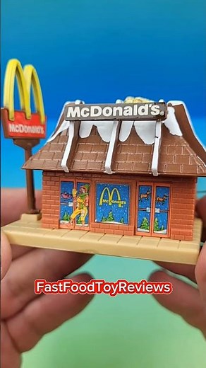 Musical McDonald's Restaurant Christmas Ornament. #fastfoodtoyreviews #mcdonalds #musical #Ornament