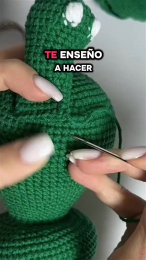 ✨ ¿Te gustaría aprender a crear amigurumis desde cero? ✨ Con nuestro Curso de Amigurumis Desde Cero – Paso a Paso aprenderás de forma sencilla, incluso si nunca antes tomaste una aguja 🪡💫 🌸 Ideal para principiantes 🌸 Clases explicadas paso a paso 🌸 Crea muñecos adorables con tus propias manos 🌸 Perfecto para emprender o regalar 💖 Convierte tu amor por el tejido en algo hermoso… ¡y rentable! 👇 Comenta “YO QUIERO” y te enviamos toda la información 👇 | Amigurumi desde cero