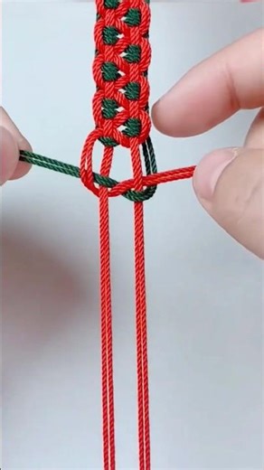 Colorful Yarn bracelet knitting tutorial for beginners #knittig #diycrafts #girlaccessories #trend