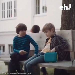 594K views · 31K reactions | Necesitamos más niños como este, Un vídeo de SOS-Kinderdof Deutchsland que siempre emociona volver a compartir 殺 | Eh | Facebook