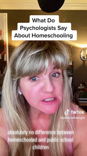Psychologists' Insights on Homeschooling: Academic and Social Impacts