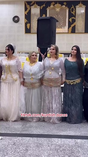 #kurdishdance #kurdishgirl #kurdishmusic #هەڵپەرکێ #زەماوەند #رۆژهەلات @ڪوردیش لــــــــــند