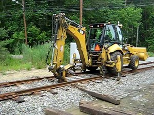 Here’s How to Operate the Cat 426E Tie Switcher | Mitchell Rail Gear