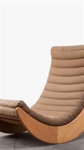 Wooden Rocking chair in simple make..💺