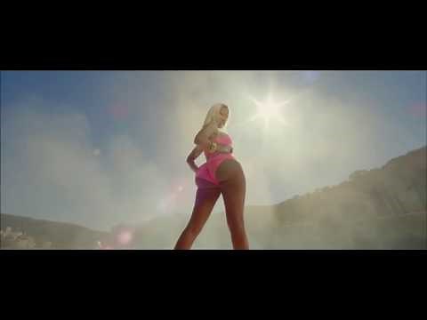 nicki minaj high bikini