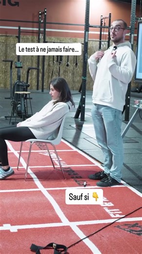 Le test à ne jamais faire… sauf si… 👇 Tu veux observer le réflexe de moro ou une immaturité vestibulaire chez une personne.. Beaucoup de personnes expriment avoir des difficultés, des vertiges ou de l’inconfort à mettre la tête (ou les yeux 👀) en arrière. On observe aussi beaucoup de personnes ayant du mal à mettre la tête en arrière sans avoir les épaules qui basculent ou le dos qui se cambrent. Ces incapacités sont souvent liées à des maux de dos, des tensions dans les trapèzes ou une raideu