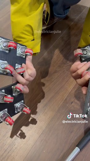 How to Move Objects Efficiently Using a Pulley System