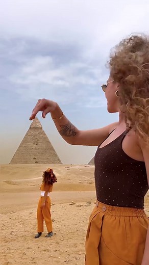 Explore the Pyramids of Giza