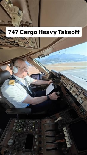 Boeing 747 Heavy takeoff and climbing low out of Hong Kong, TOW 391 tons, 3 tons short of MTOW. #samchui #747 #Boeing747 #aviationlovers #flying | Sam Chui