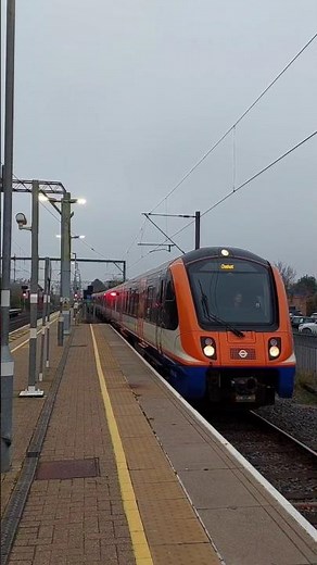 London Overground Class 710 arrives at Cheshunt (7th November 2024)