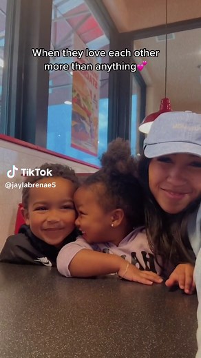 Unconditional Sibling Love: A Heartwarming Bond 💕