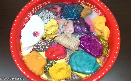 把各种史莱姆混合在一起