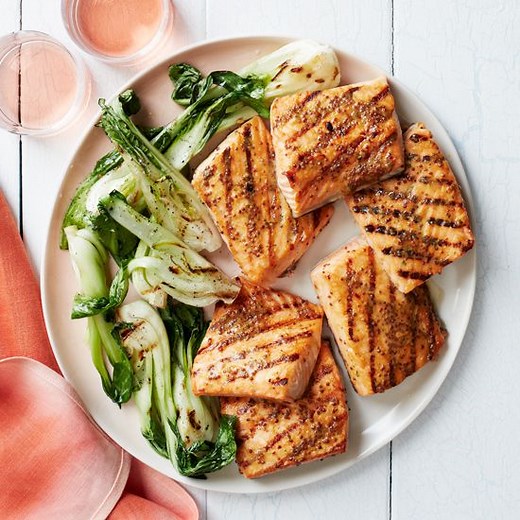 3 Wines to Pair with Grilled Salmon