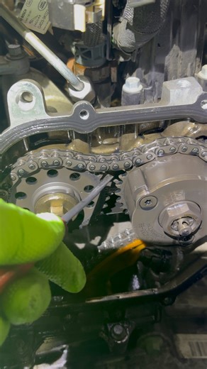 7.9K views · 16 reactions | Land Rover discovery sport ingenium timing chain issues …. This customer was lucking the timing never jumped being so slack !! | Advanced Automotive | Facebook