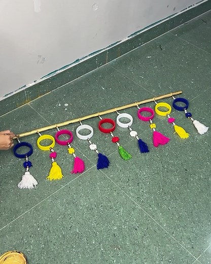 1.6M views · 11K reactions | Door Hanger DIY Using Wool #woolencrafts #doorhanger | Deep's CRAFT | Facebook