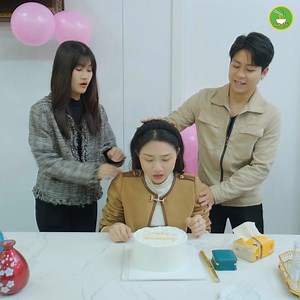 1.8M views · 10K reactions | Cô gái bị người yêu úp mặt vào bánh kem tạo bắt ngờ và cái kết #photai #ngoaitinh #phimmoi | Phở Tái | Facebook