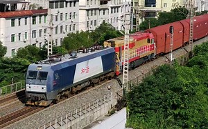 18009附挂大修完毕的成局成段DF7G 5057通过