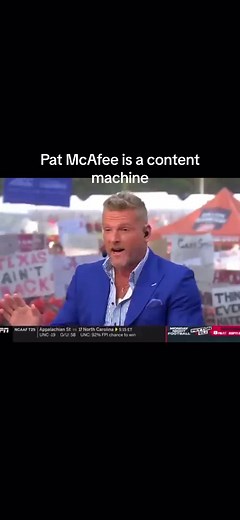 Pat McAfee is an absolute content machine. #patmcafee #patmcafeeshow #collegegameday #espncollegegameday #espncollegefootball #collegefootballtiktok #collegefootballmoment