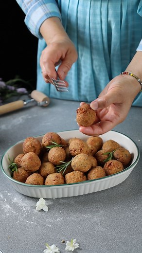 Falafel is a great Middle Eastern snack that can be enjoyed as an appetizer or can be turned into a meal by making pita pockets. Tender on the inside and crispy on the outside, they are wonderful to try at home if you haven't yet made them. I would especially encourage my Indian and Pakistani friends to try this fried snack too along with pakoras and samosas. Making falafels might look intimidating but the process is very easy. What I like to do is to use overnight soaked and well-drained chickp