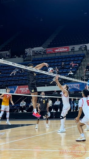 7’2” MIDDLE ENDS IT 😳 | NAIA National Championship