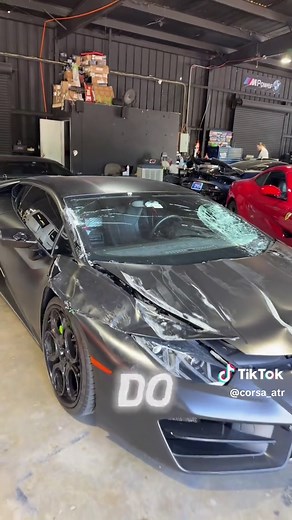 Quick damage assessment of the Lamborghini huracan that got ran over by the truck . . #viral #lamborghini #lakenona #fyp #fy