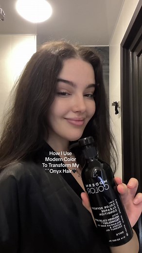 The beautiful @tako.migdiseli 💫 boosts brilliance, vibrancy and shine with Modern Color’s Semi-Permanent 3-in-1 Color Refresh Cleanse Condition in the color ONYX. Did you know Modern Color’s 3-In-1 Color Refresh Cleanse Condition is 100% EU-Certified Clean, Non-Toxic AND Non-Damaging? The key is in our patented Nourish Color Bond Technology™ plus 4 key hair-superfoods, including Bulgarian Rose Oil, Quinoa and Coconut Oil, that help bond color while repairing your hair from the inside out. Unlik