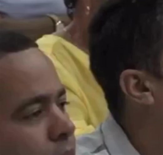 📍 CUBA | DECLARACIÓN OFICIAL El primer ministro de Cuba, Manuel Marrero, afirmó que el país atraviesa una “economía de guerra”. La expresión fue utilizada para describir el nivel de escasez, restricciones y tensiones económicas que enfrenta la isla, en medio del colapso productivo y la falta de recursos básicos. El reconocimiento llega desde la propia cúpula del poder y confirma, en palabras oficiales, lo que millones de cubanos viven a diario: una economía sometida a racionamiento permanente. 