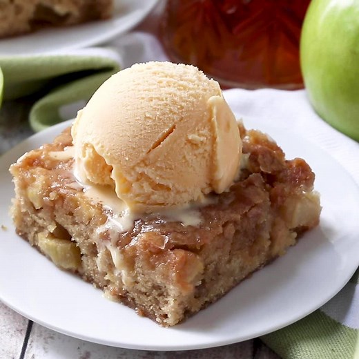 These Maple Glazed Apple Blondies are a homemade sweet treat stuffed with fresh apples and topped with a yummy maple glaze. RECIPE HERE: https://www.thecountrycook.net/glazed-apple-maple-blondies/ | The Country Cook