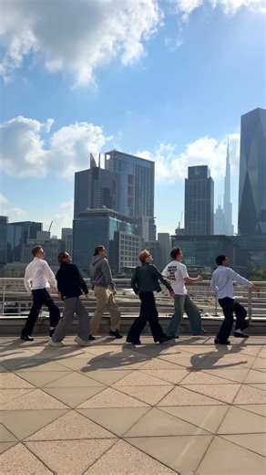 QUICK STYLE ® on Instagram: "Walking towards greatness ☀️ By: @feelcrew_official"