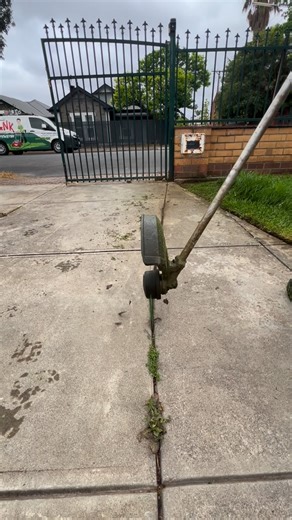 FRANK THE LAWN MOWER MAN on Instagram: "Driveway weeds had to go 🌱✂️ A quick slash through the concrete cracks and it’s already looking 10x cleaner, sometimes it’s the small details that make the biggest difference 👌 Service with a Smile 😃 #FrankTheLawnMowerMan #LawnTransformation #BackyardBliss #SatisfyingLawnCare #BeforeAndAfterLawn MowingSatisfaction LawnTok LawnStripes YardWorkGoals CleanAndGreen MowerMagic BackyardGoals AussieLandscaper GardenCleanup LawnLife MowTime LawnCareAustralia fb