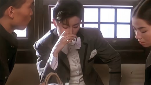 “帅到让人怀疑性取向”笑死！谁说钟楚红 叶倩文和她一块儿，都被衬得像柴火妞了…