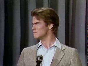 1.4M views · 36K reactions | ¿Reconocéis al actor? ️ Su forma de gesticular y su lenguaje corporal siguen siendo inconfundiblemente su seña de identidad. Se trata de Jim Carrey en su primera actuación en el 'Tonight Show' de Johnny Carson en 1983. | Fotogramas | Facebook