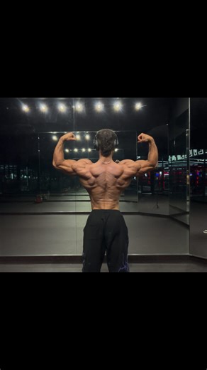 Max Pasko on Instagram: "We are bringing IT @breathedivinity code MaxP My supplements in bio, code Max for 50% OFF - - - - - - #bodybuilding #fitnessmodel #gymreels#powerbuilding #bodybuilder #motivation #fyp #Gymtok #vtaper #chest #aesthetics #liftingweights #alphalete #gymshark #gymsharktrain #zyzz #abworkout #powerlifter #musclebeach #gym #shredded #gymmotivation"