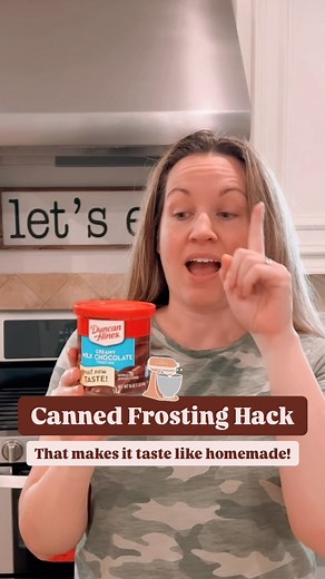 Make canned frosting taste homemade with this simple trick! Whipped frosting: - Almost doubles the amount - Is light and fluffy in texture - Has fewer cals per serving - Tastes like bakery frosting #kitchenhacks | The Soccer Mom Blog - Positive Inspiration for Moms