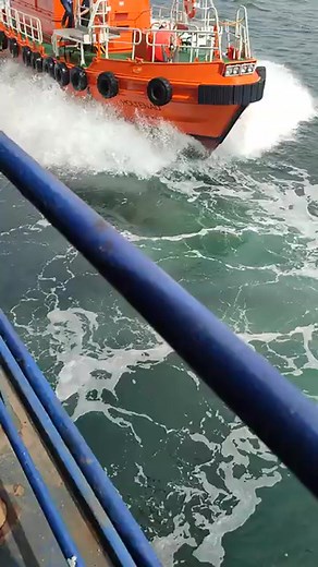 17K views · 155 reactions | Pilot Boarding ⚓ Sail Marine #officeronboard #crewlifeatsea #SeafarerJobs #seacurrent #offshore #lifebouy #sailboat #merchantnavy #Seafarers #seamanslifeatsea #voyage #navigation #pilotboarding | Sail Marine | Facebook