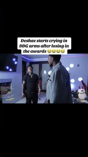 Deshae starts crying in DDG arms after losing in the awards 😭😭😭😭