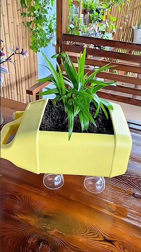 Amazing DIY Self-Watering Planter Hack 🌱🔥 | Plastic Container Recycling Idea #GardeningHack