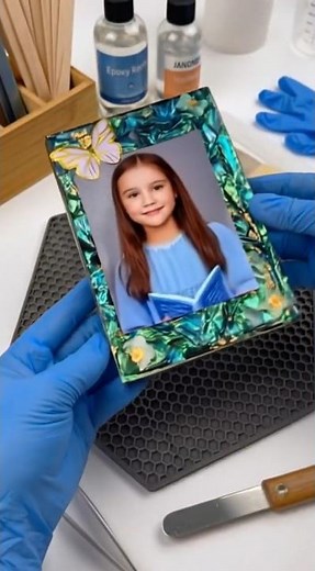 DIY Butterfly Resin Picture Frame | Satisfying Epoxy Art Tutorial | Resin Dreaming #shorts